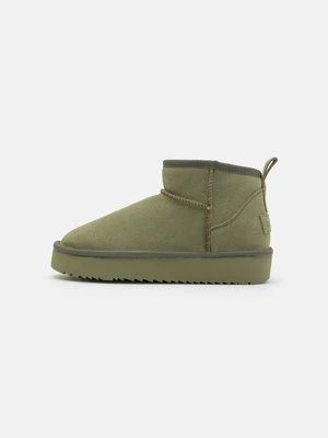 Ankle boot Esprit