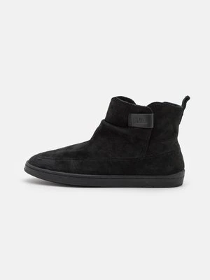 Ankle boot Hub