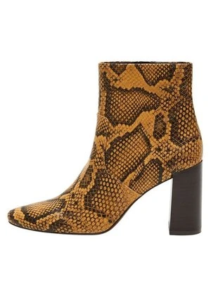 Ankle boot Mango