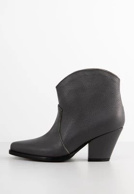 Ankle boot Oxitaly