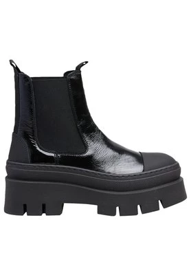 Ankle boot Pavement