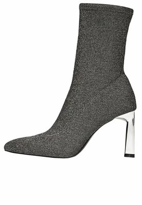 Ankle boot Stradivarius