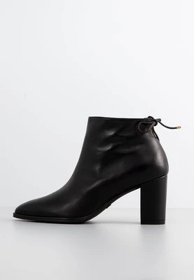 Ankle boot Stuart Weitzman