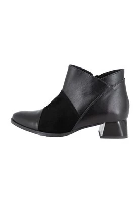 Ankle boot usha