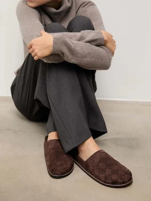 Answear.LAB kapcie zamszowe kolor brązowy