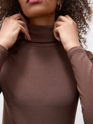 Answear.LAB longsleeve damski z dodatkiem jedwabiu brązowy