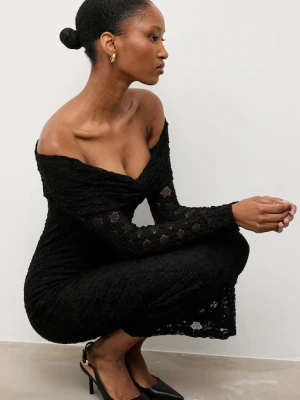 Answear.LAB sukienka kolor czarny midi dopasowana