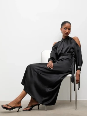 Answear.LAB sukienka kolor czarny midi rozkloszowana