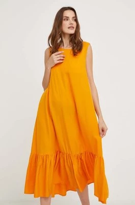 Answear Lab sukienka kolor pomarańczowy midi rozkloszowana