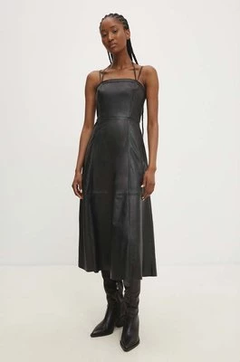 Answear Lab sukienka skórzana kolor czarny midi rozkloszowana