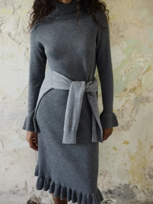 Answear.LAB sukienka z kaszmirem