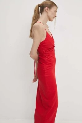 Answear Lab sukienka z lnem kolor czerwony maxi rozkloszowana