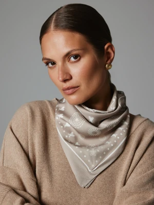 APASZKA THEA BEŻOWA One size - Flawless