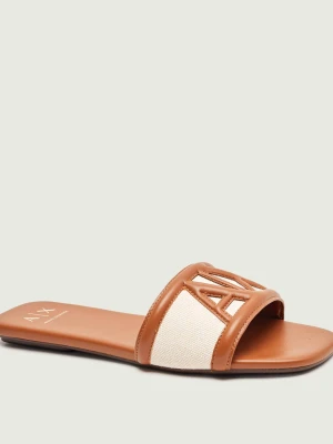 Armani Exchange Klapki brązowy
