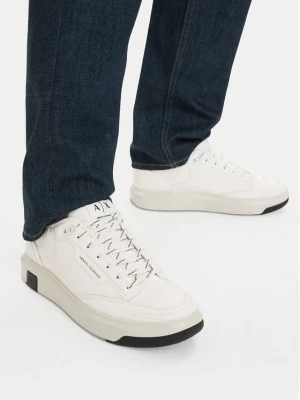 Armani Exchange Sneakersy XM002205 AF21444 U0009 Biały