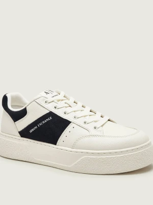 Armani Exchange Sneakersy | zamsz biały