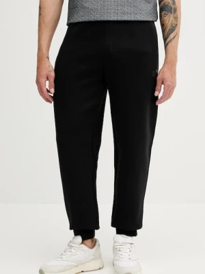 Zdjęcie produktu Armani Exchange spodnie dresowe męskie kolor czarny gładkie XM000744 AF13047
