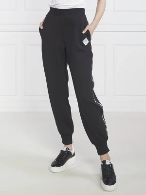 Armani Exchange Spodnie dresowe | Regular Fit czarny