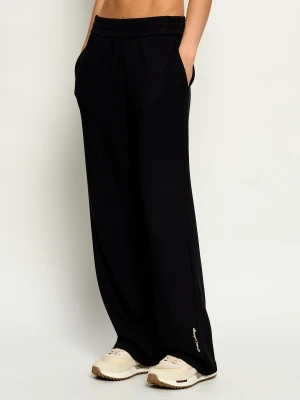 Armani Exchange Spodnie dresowe | Relaxed fit czarny