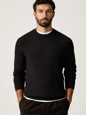 Armani Exchange sweter męski z wiskozą brązowy