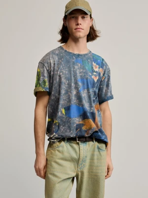 Artystyczny nadruk na koszulce Desigual