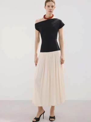 Asymetryczna rozkloszowana sukienka kremowy / écru - Kobieta - - MANGO