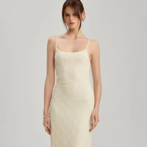 Asymetryczna sukienka midi bodycone z koronki nude House