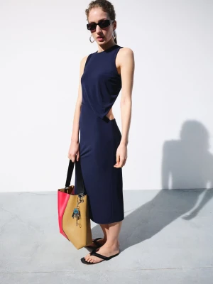 Asymetryczna sukienka z odkrytymi plecami ciemnoniebieski - Kobieta - - MANGO