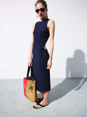 Asymetryczna sukienka z odkrytymi plecami ciemnoniebieski - Kobieta - - MANGO