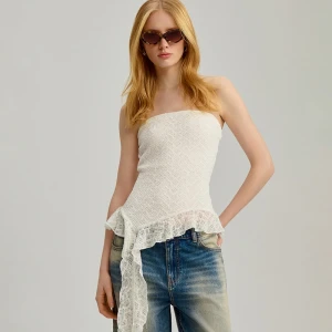 Asymetryczny top bandeau z koronki kremowy House