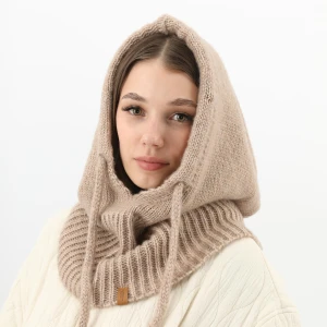 Zdjęcie produktu Beżowy komin z kapturem z wełna merino relaks r 96036-83