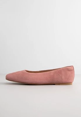 Baleriny Clarks