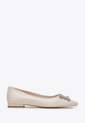 Baleriny skórzane z błyszczącą klamrą jasnobeżowe Wittchen