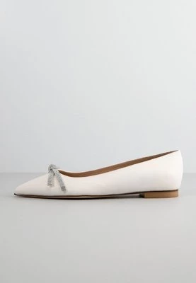 Baleriny Stuart Weitzman