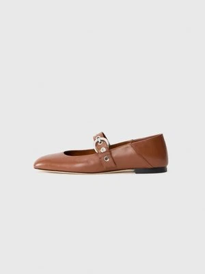 Baleriny Stuart Weitzman