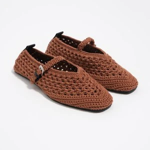 Baleriny szydełkowane w kolorze brązowym BIMBA Y LOLA