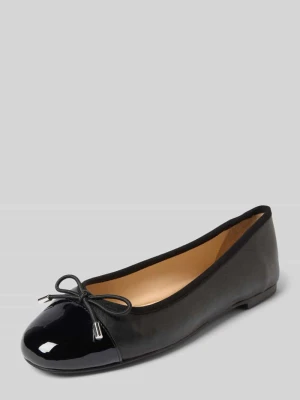 Baleriny z wiązanym detalem Inuovo