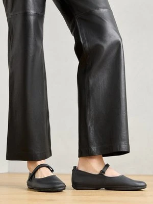 Baleriny z zapięciem Camper