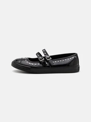 Baleriny z zapięciem Converse