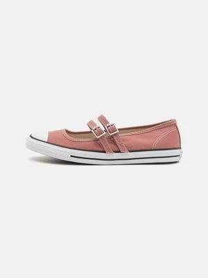 Baleriny z zapięciem Converse