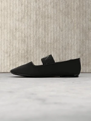 Baleriny z zapięciem DKNY czarny