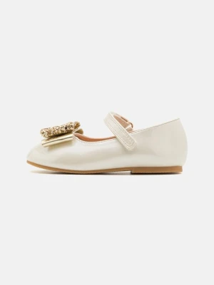 Baleriny z paskiem wokół kostki Friboo By Zalando mleczny