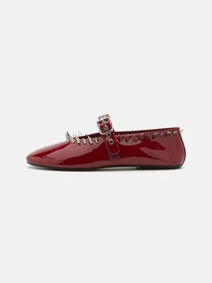 Baleriny z zapięciem Jeffrey Campbell