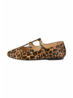 Baleriny z zapięciem L37