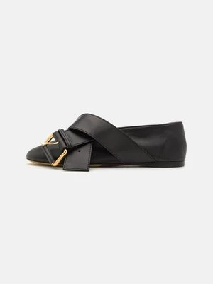 Baleriny z zapięciem Moschino