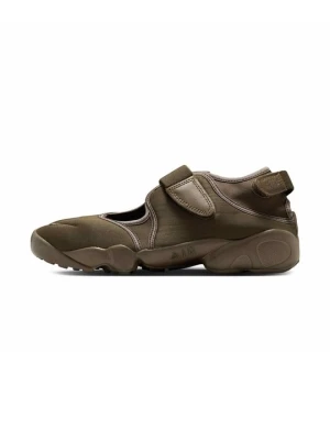 Baleriny z zapięciem Nike ciemnobrązowy