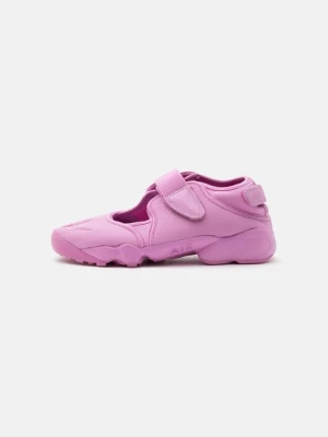 Baleriny z zapięciem Nike fioletowy