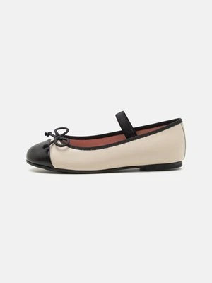 Baleriny z zapięciem Pretty Ballerinas