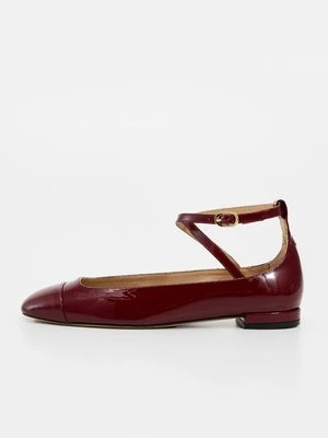 Baleriny z zapięciem Stuart Weitzman