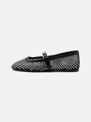 Baleriny z zapięciem Stuart Weitzman czarny